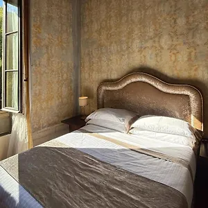 Lägenhetshotell Numa Palazzo San Niccolo